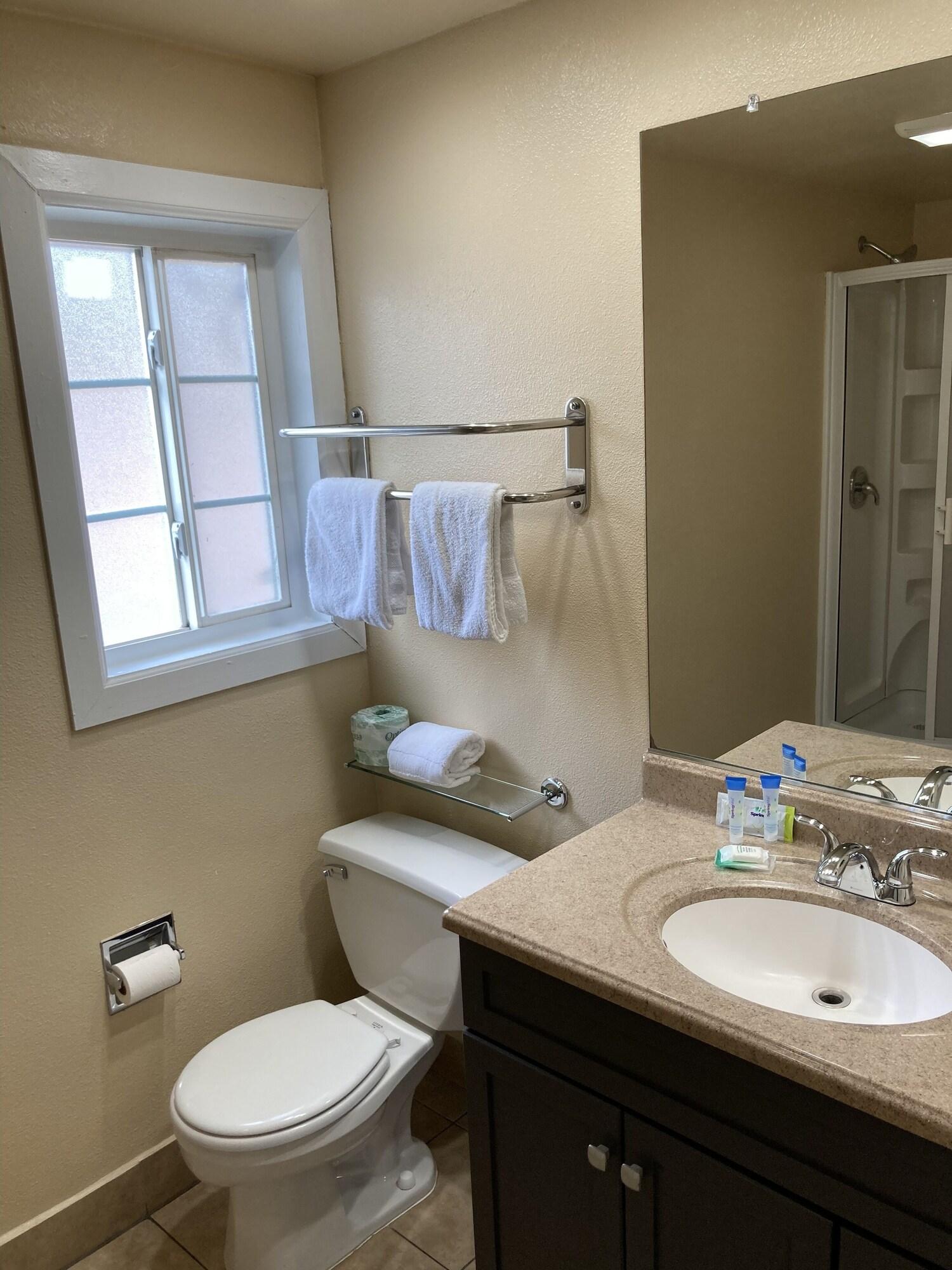 Tri-Valley Inn & Suites Pleasanton Buitenkant foto