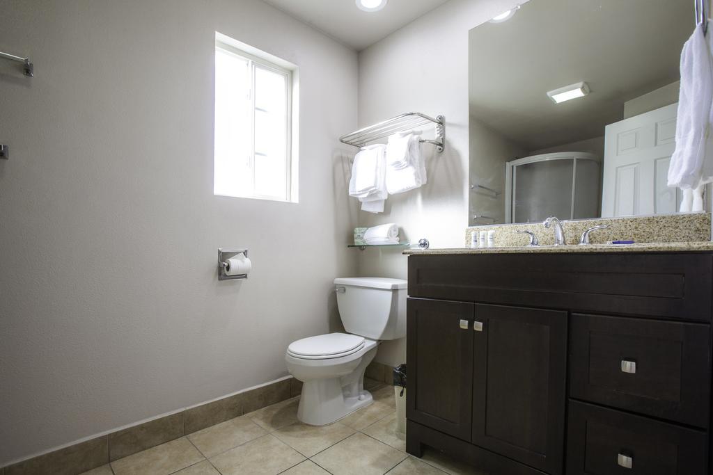 Tri-Valley Inn & Suites Pleasanton Buitenkant foto