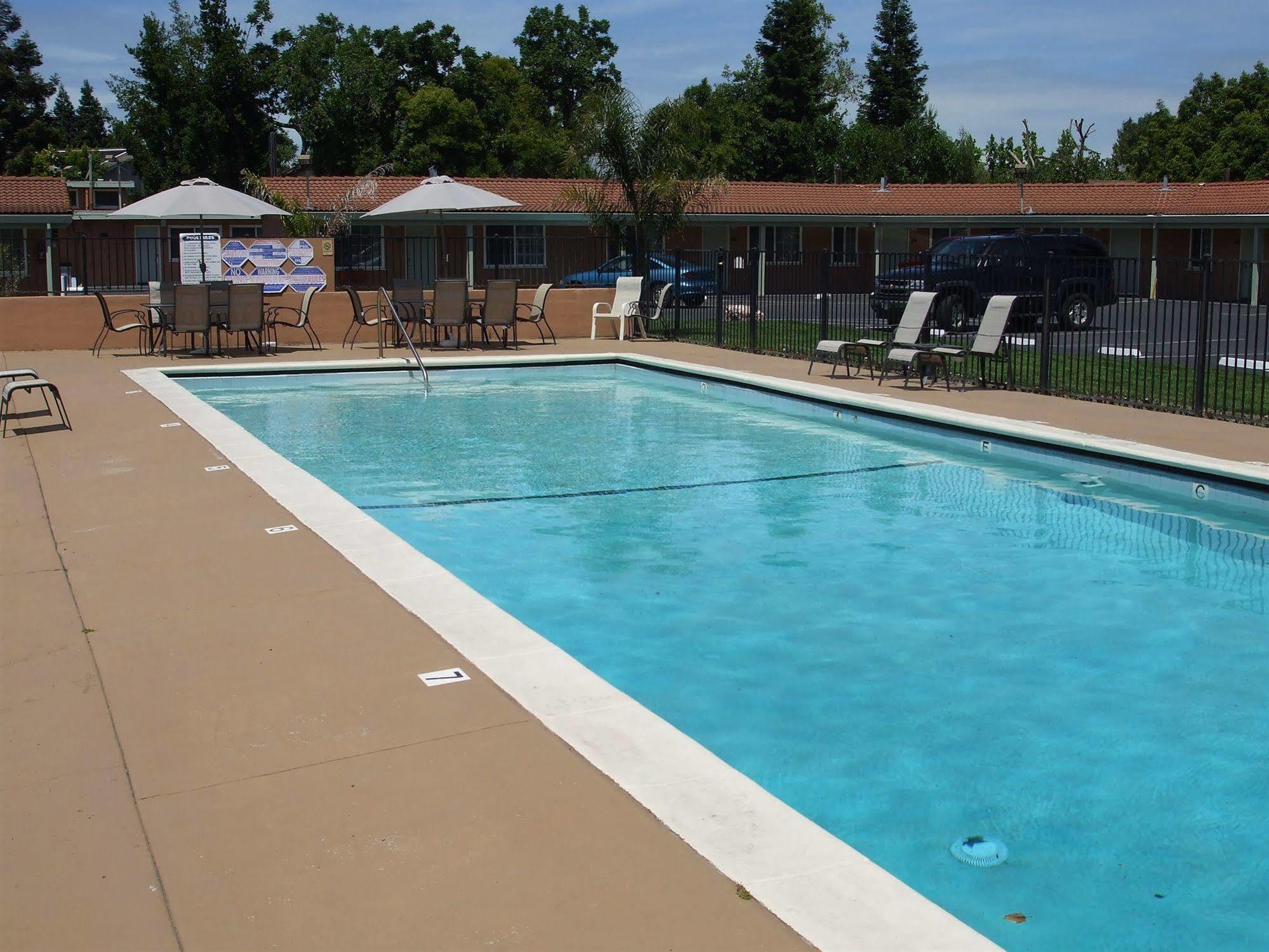 Tri-Valley Inn & Suites Pleasanton Buitenkant foto