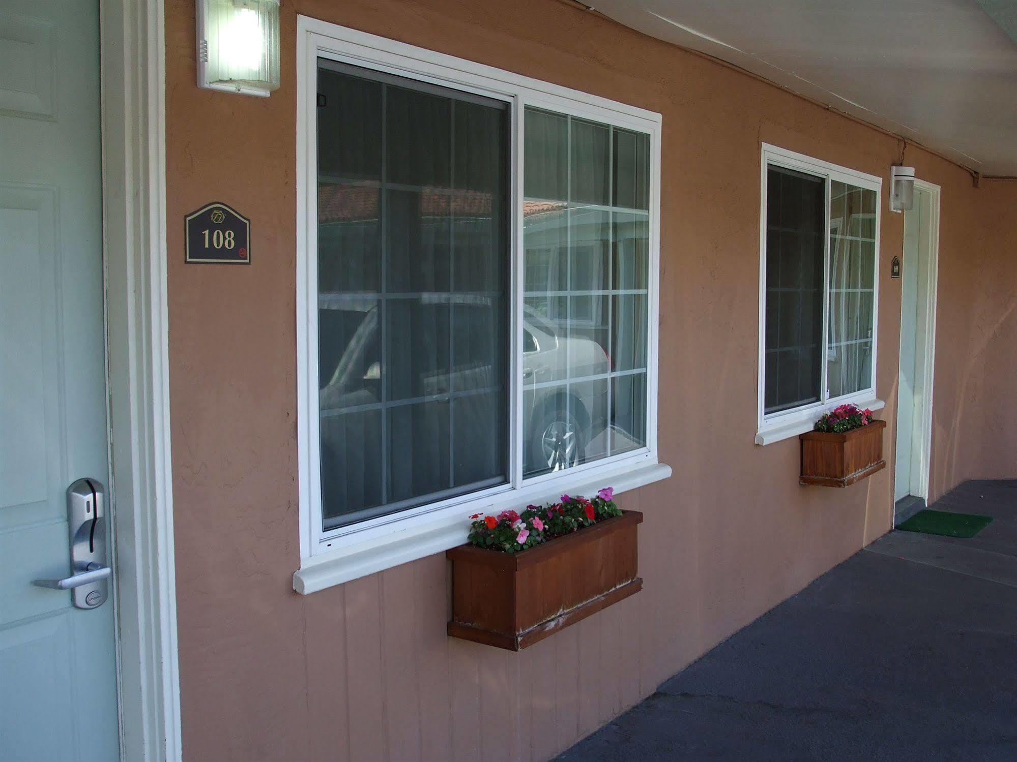 Tri-Valley Inn & Suites Pleasanton Buitenkant foto