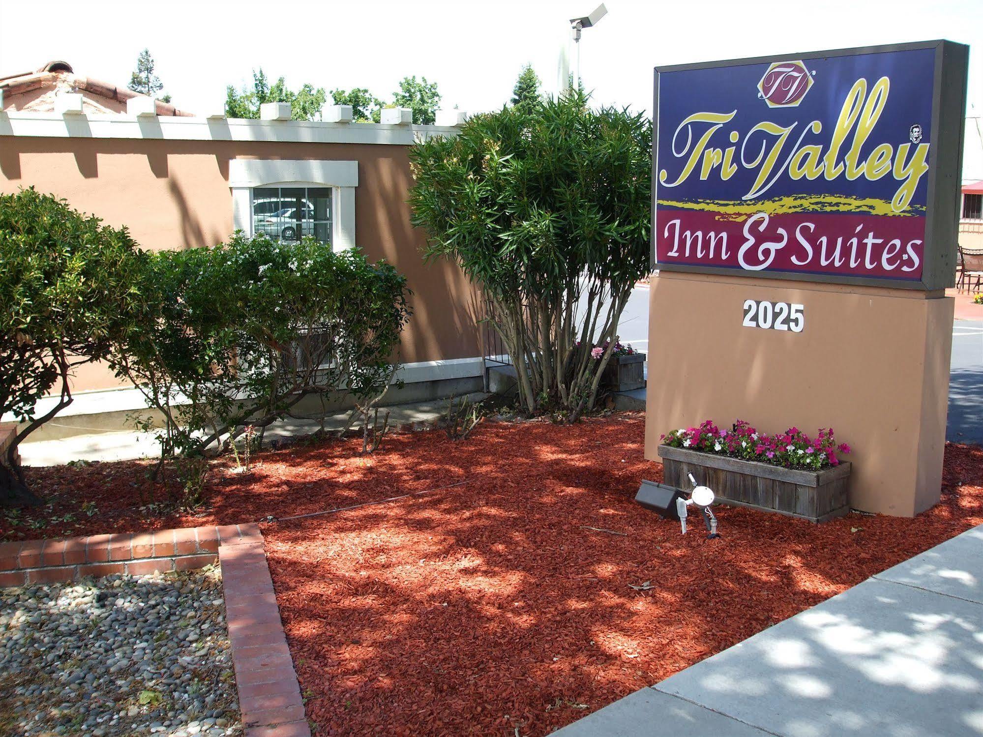 Tri-Valley Inn & Suites Pleasanton Buitenkant foto